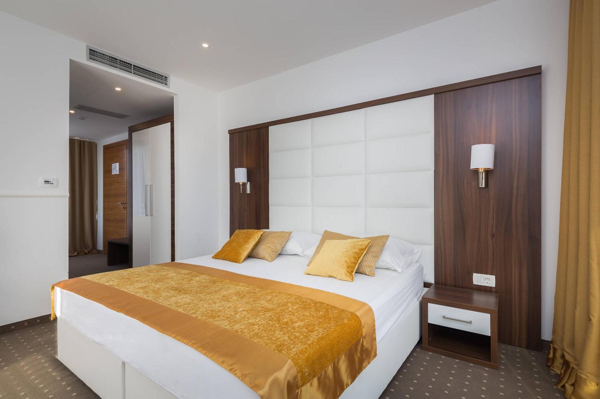 Hotel Perla Rogoznica  Ngoại thất bức ảnh