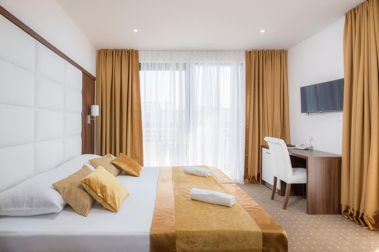 Hotel Perla Rogoznica  Ngoại thất bức ảnh